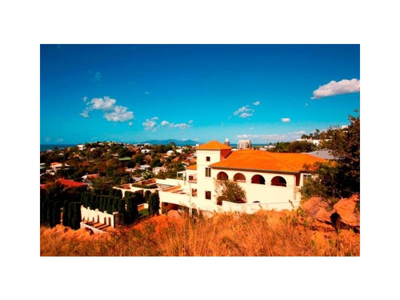 42 Stanton Terrace, North Ward QLD 4810