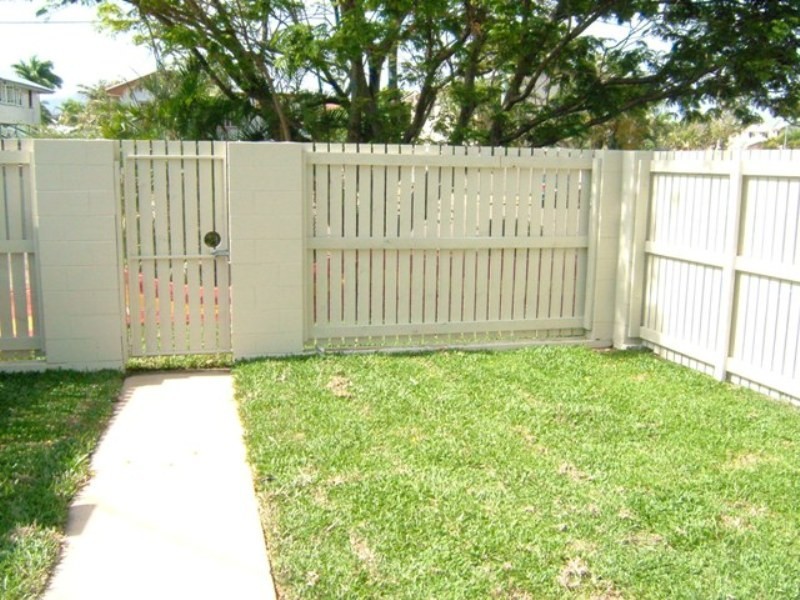 1/43 Hammett Street, Currajong QLD 4812