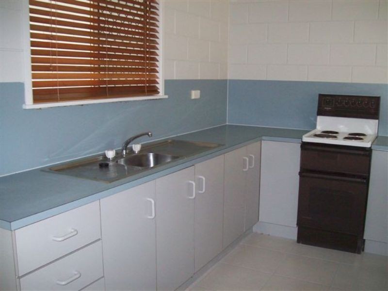 4/76 Paxton Street, North Ward QLD 4810