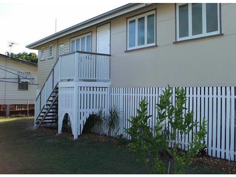 4 Cannan Street, South Townsville QLD 4810