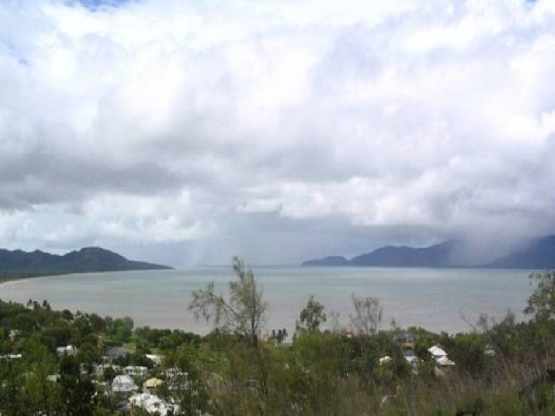 4 Seaview Court, Castle Hill QLD 4810