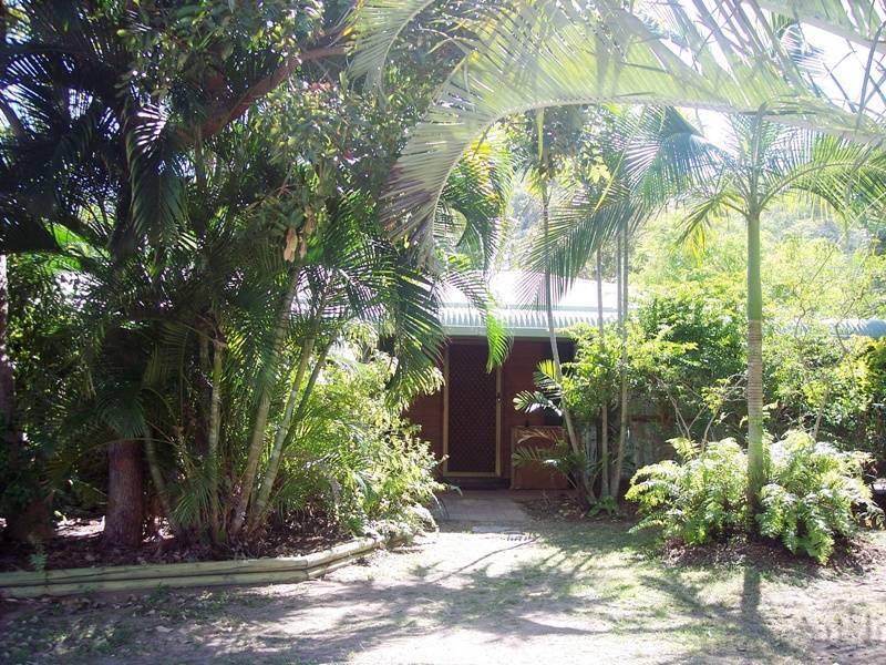 4 York Court, Horseshoe Bay QLD 4819