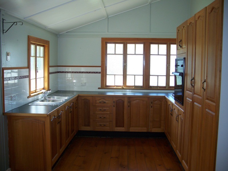 50 Eleventh Avenue, Railway Estate QLD 4810