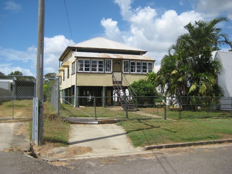 52 Tully Street, South Townsville QLD 4810