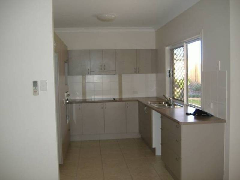 58 Minaret Way, Mount Louisa QLD 4814