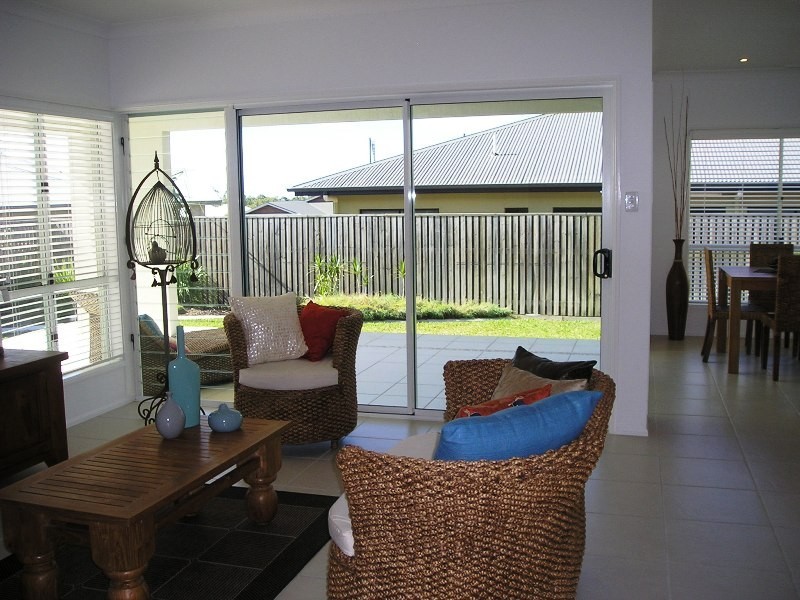 4 Hemple Street, Bushland Beach QLD 4818