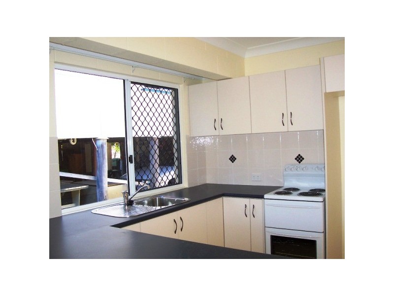 71 Perkins Street, South Townsville QLD 4810