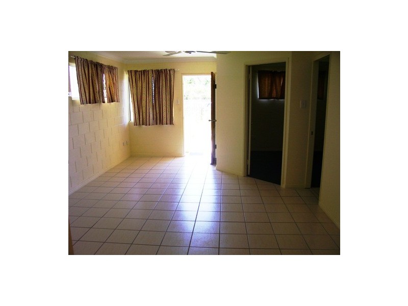 71 Perkins Street, South Townsville QLD 4810