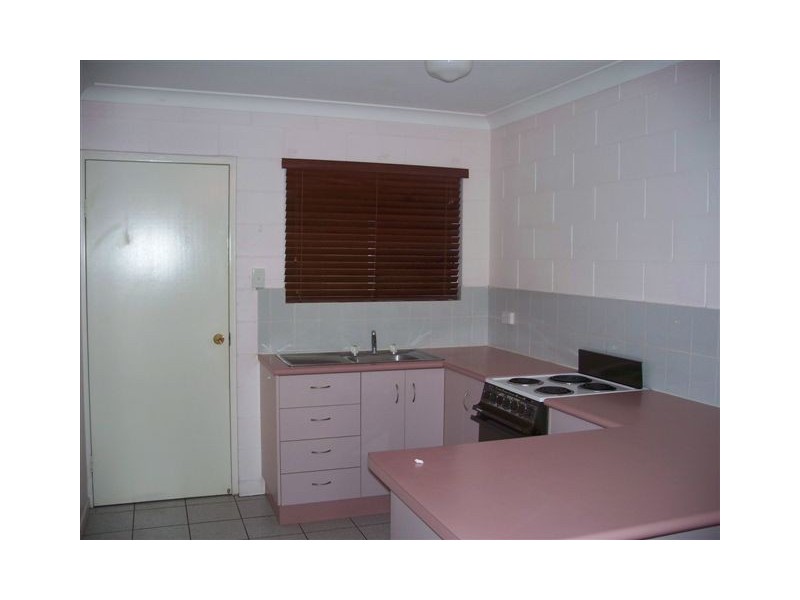 8/ 32-34 Henry Street, West End, Townsville QLD 4810