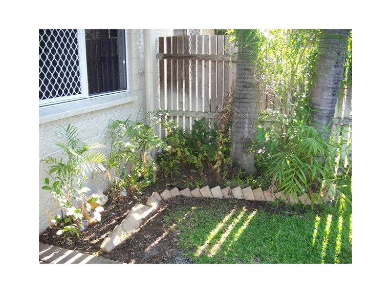 8/ 32-34 Henry Street, West End, Townsville QLD 4810