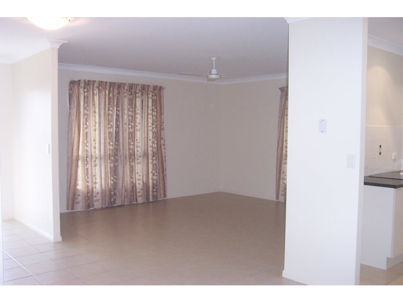 8 Amy Court, Kelso QLD 4815