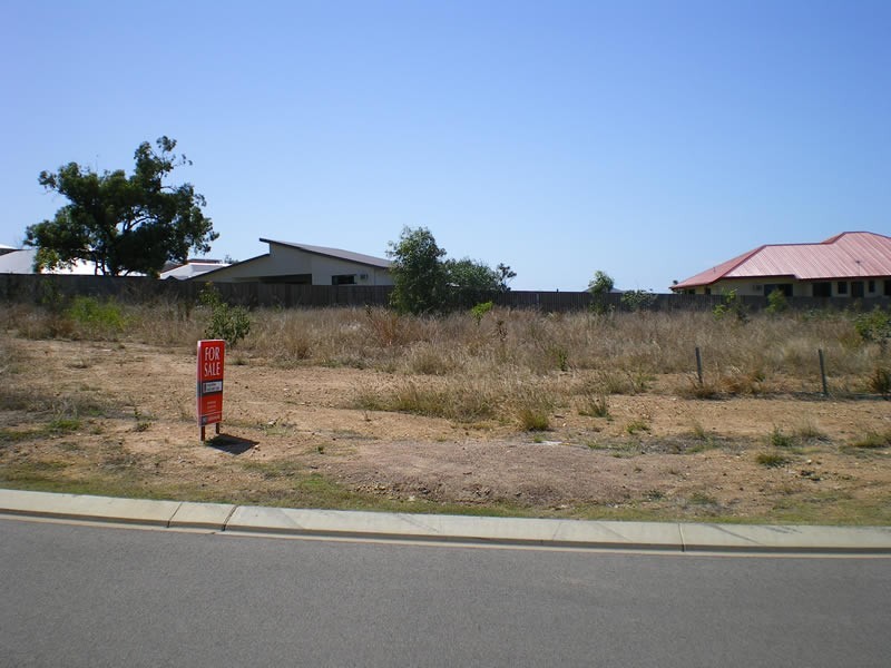 8 Baxendell Place, Bushland Beach QLD 4818