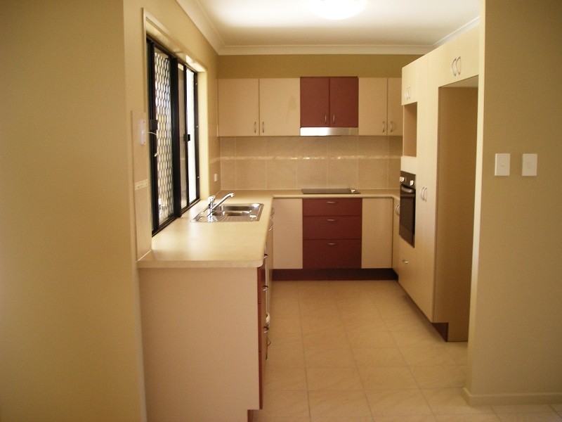 8 Franklin Drive, Mount Louisa QLD 4814