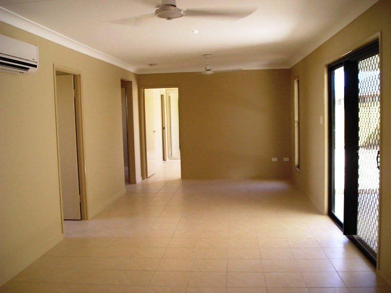 8 Franklin Drive, Mount Louisa QLD 4814