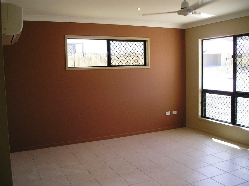 8 Franklin Drive, Mount Louisa QLD 4814