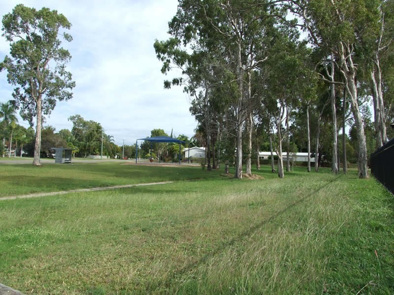 8 Marita Court, Bushland Beach QLD 4818