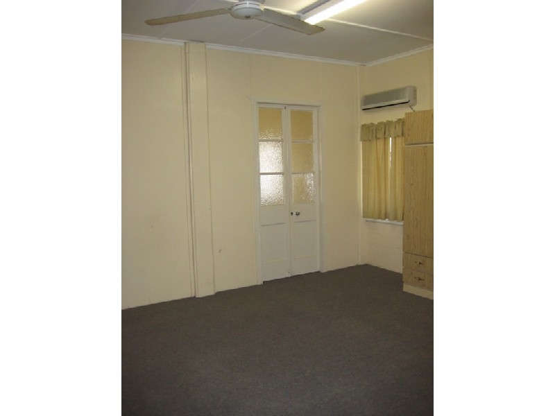 8 Old Common Road, Belgian Gardens QLD 4810