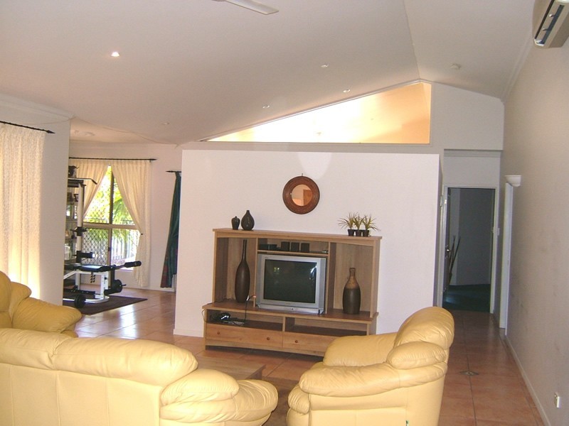 8 Scholars Place, Douglas QLD 4814