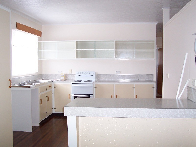 8 Sturgess Street, Hermit Park QLD 4812