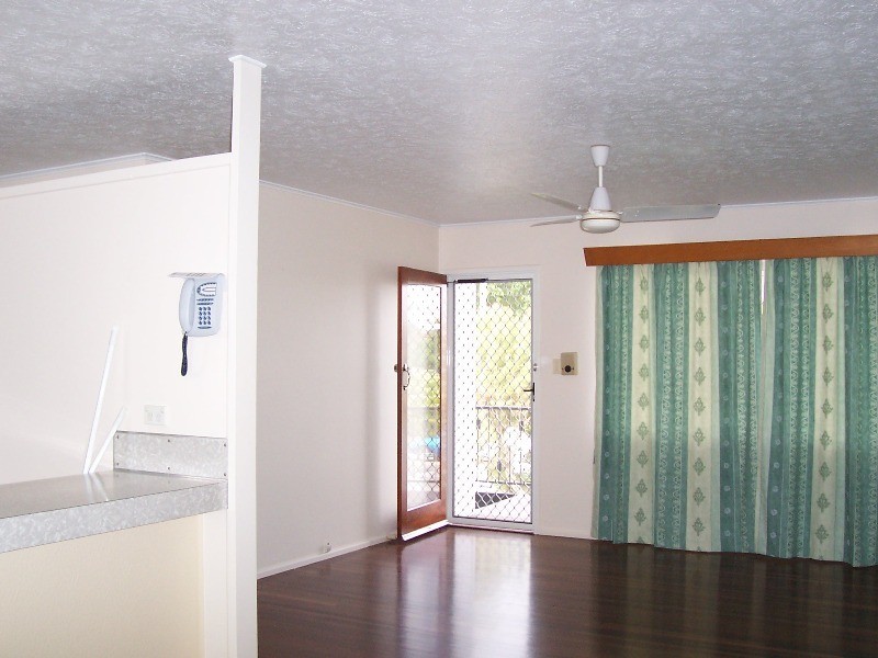 8 Sturgess Street, Hermit Park QLD 4812