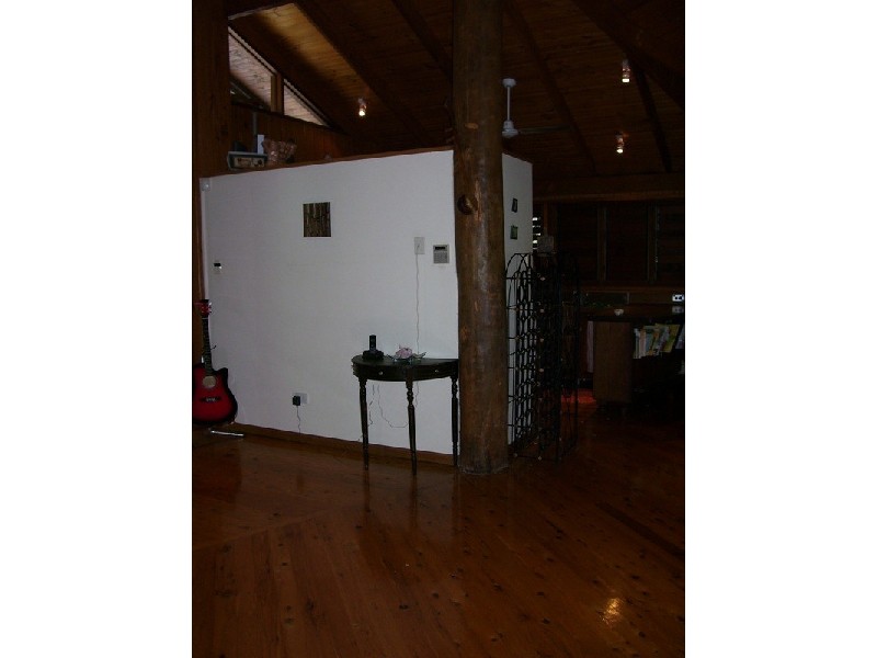 8 Woodlands Court, Castle Hill QLD 4810