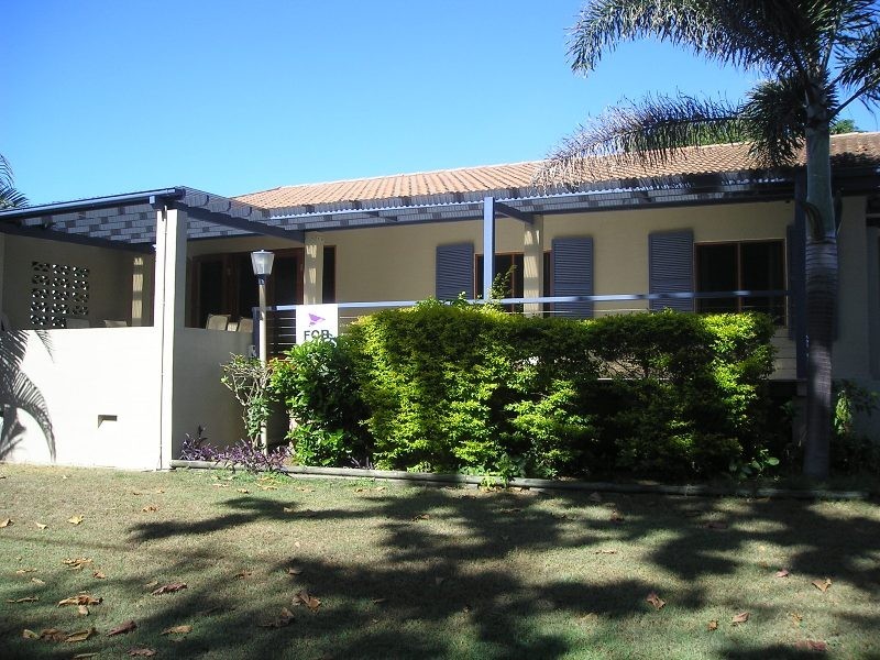 95 Cay Street, Saunders Beach QLD 4818