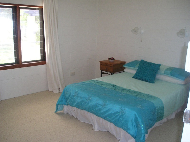 95 Cay Street, Saunders Beach QLD 4818