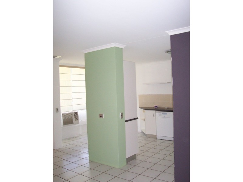 9/6 Hale Street, North Ward QLD 4810