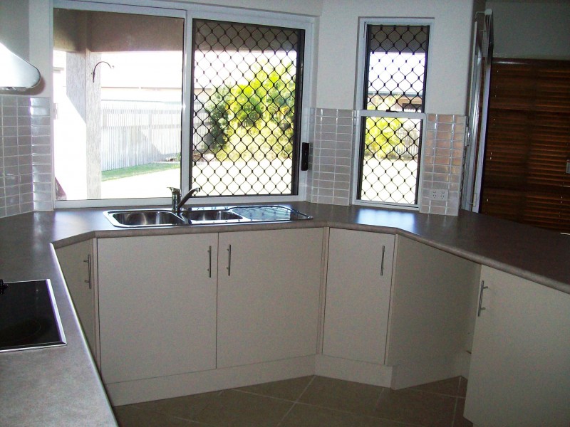 9 Waterdragon Link, Douglas QLD 4814