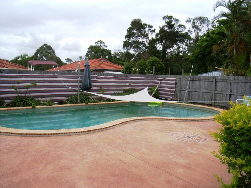 8 Hardy Ave, Ocean Shores NSW 2483