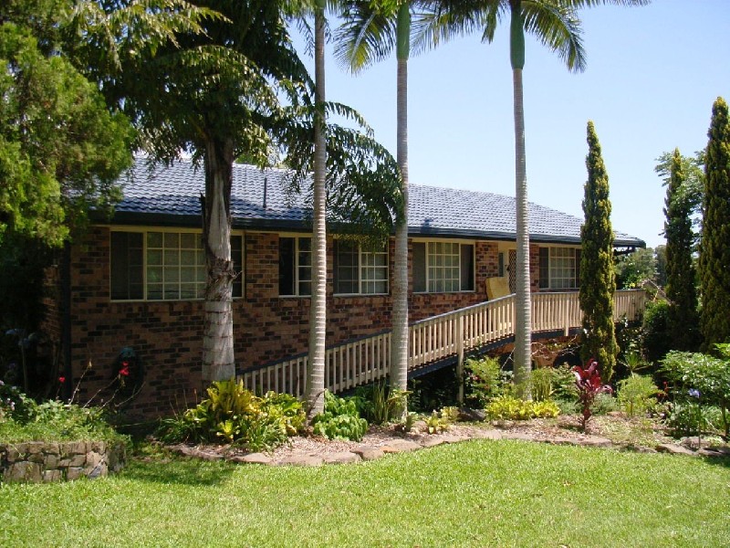 1 Coonawwara Court, Ocean Shores NSW 2483