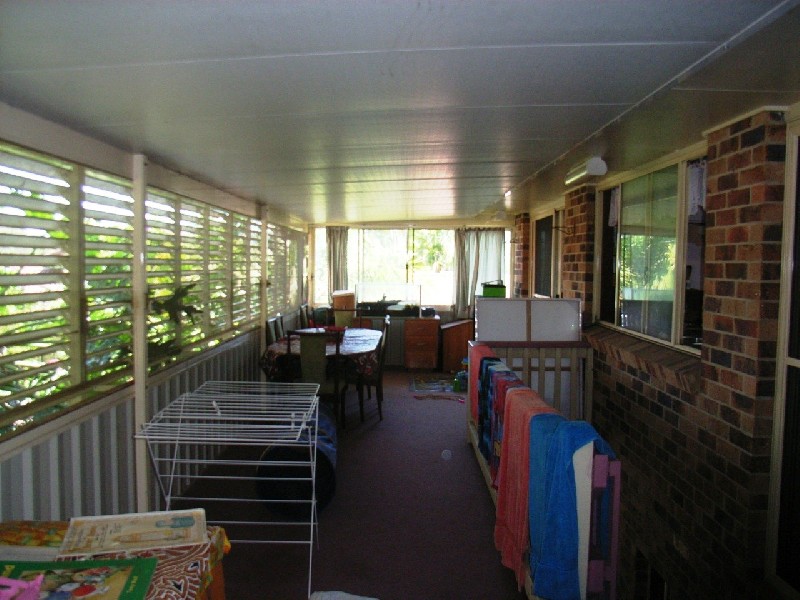 1 Coonawwara Court, Ocean Shores NSW 2483