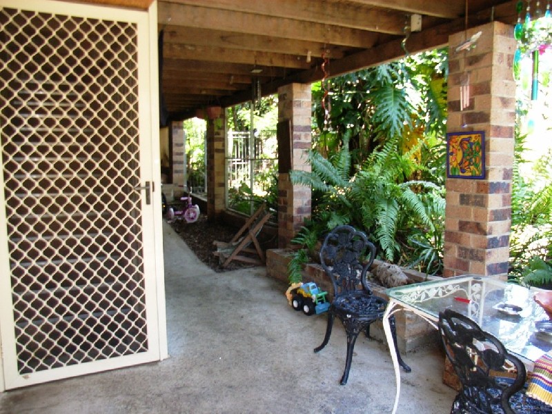 1 Coonawwara Court, Ocean Shores NSW 2483