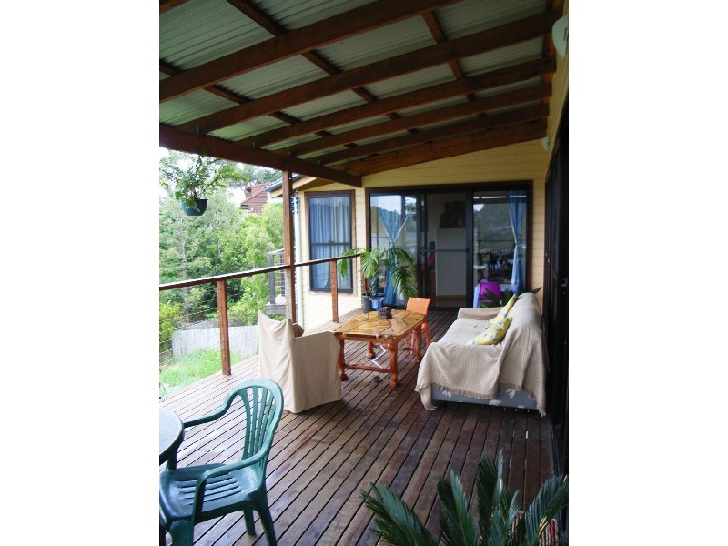 2 Coomburra Crescent, Ocean Shores NSW 2483