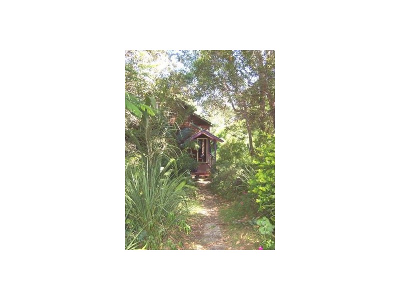 5 Dyum Place, Ocean Shores NSW 2483