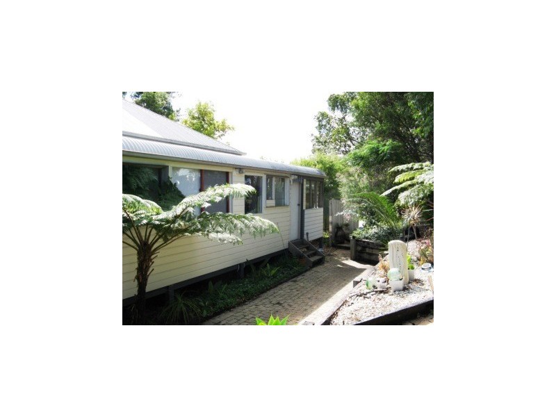 4 Ceron Court, Ocean Shores NSW 2483