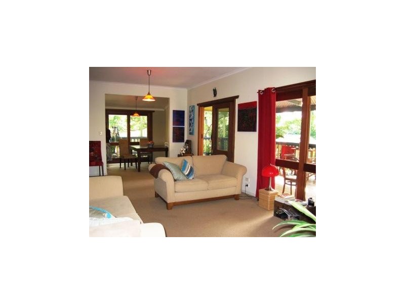 4 Ceron Court, Ocean Shores NSW 2483