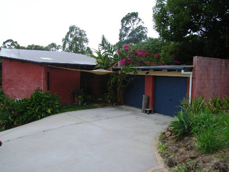 2 Coomburra Crescent, Ocean Shores NSW 2483