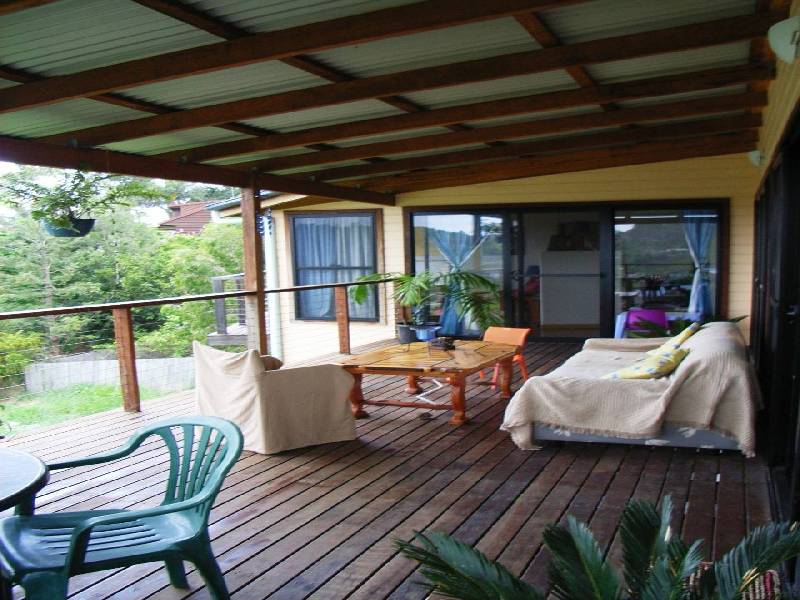 2 Coomburra Crescent, Ocean Shores NSW 2483