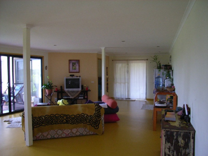 2 Coomburra Crescent, Ocean Shores NSW 2483