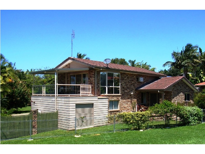 2 Coonawarra Court, Ocean Shores NSW 2483