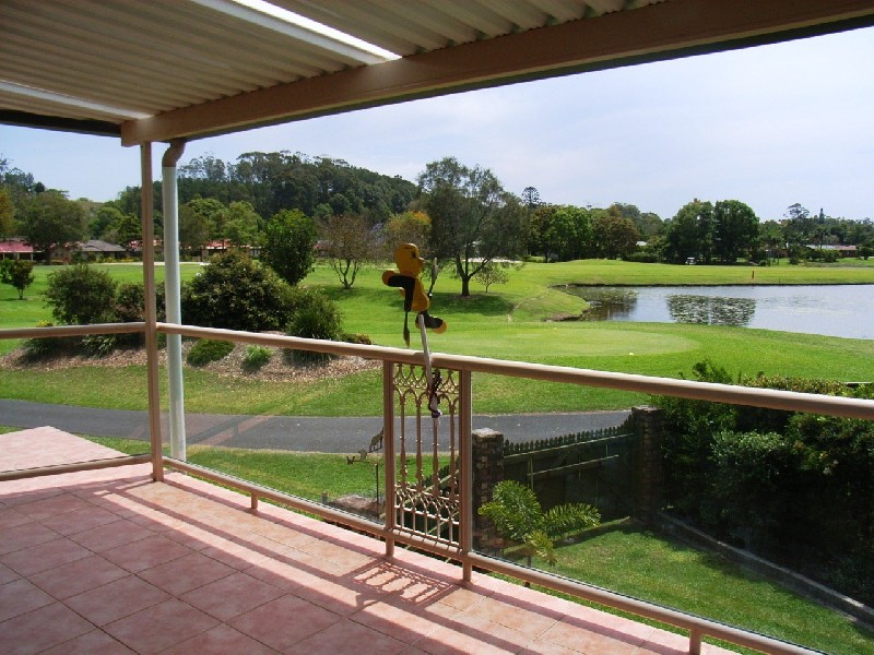2 Coonawarra Court, Ocean Shores NSW 2483