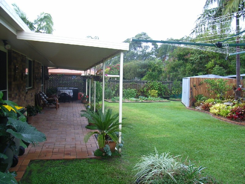 1 Eloura Court, Ocean Shores NSW 2483