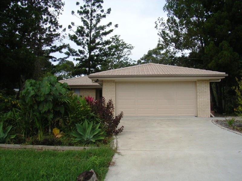 8 Gara Court, Ocean Shores NSW 2483