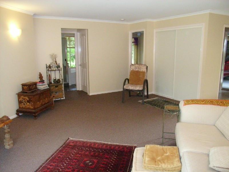 8 Gara Court, Ocean Shores NSW 2483