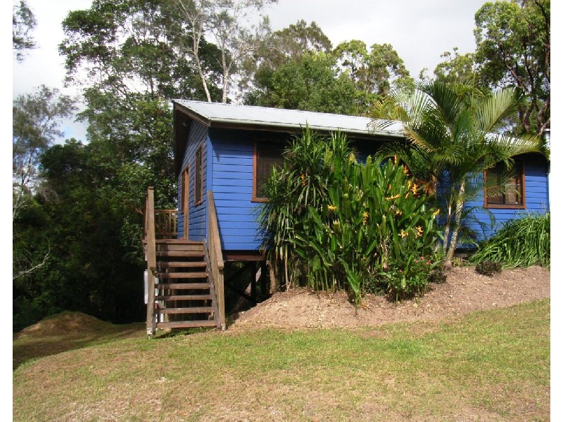 5 Gilba Ave, Ocean Shores NSW 2483