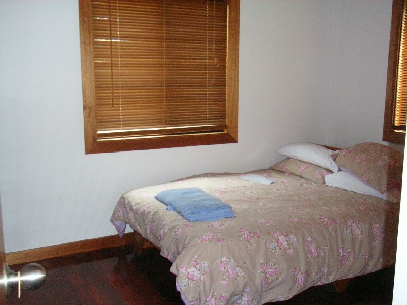 5 Gilba Ave, Ocean Shores NSW 2483