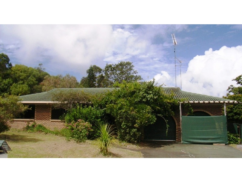 2 Inderwong Avenue, Ocean Shores NSW 2483
