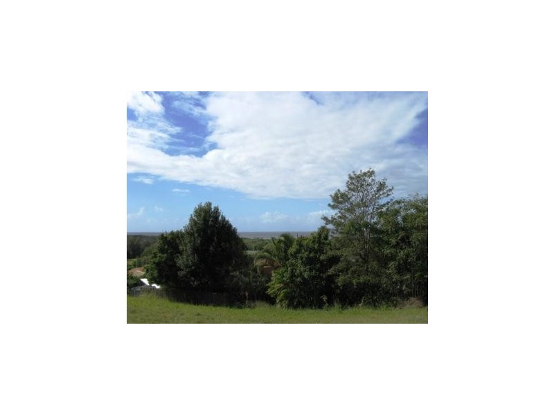 8 Jarrah Crescent, Ocean Shores NSW 2483