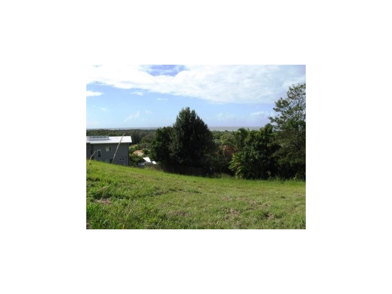 8 Jarrah Crescent, Ocean Shores NSW 2483